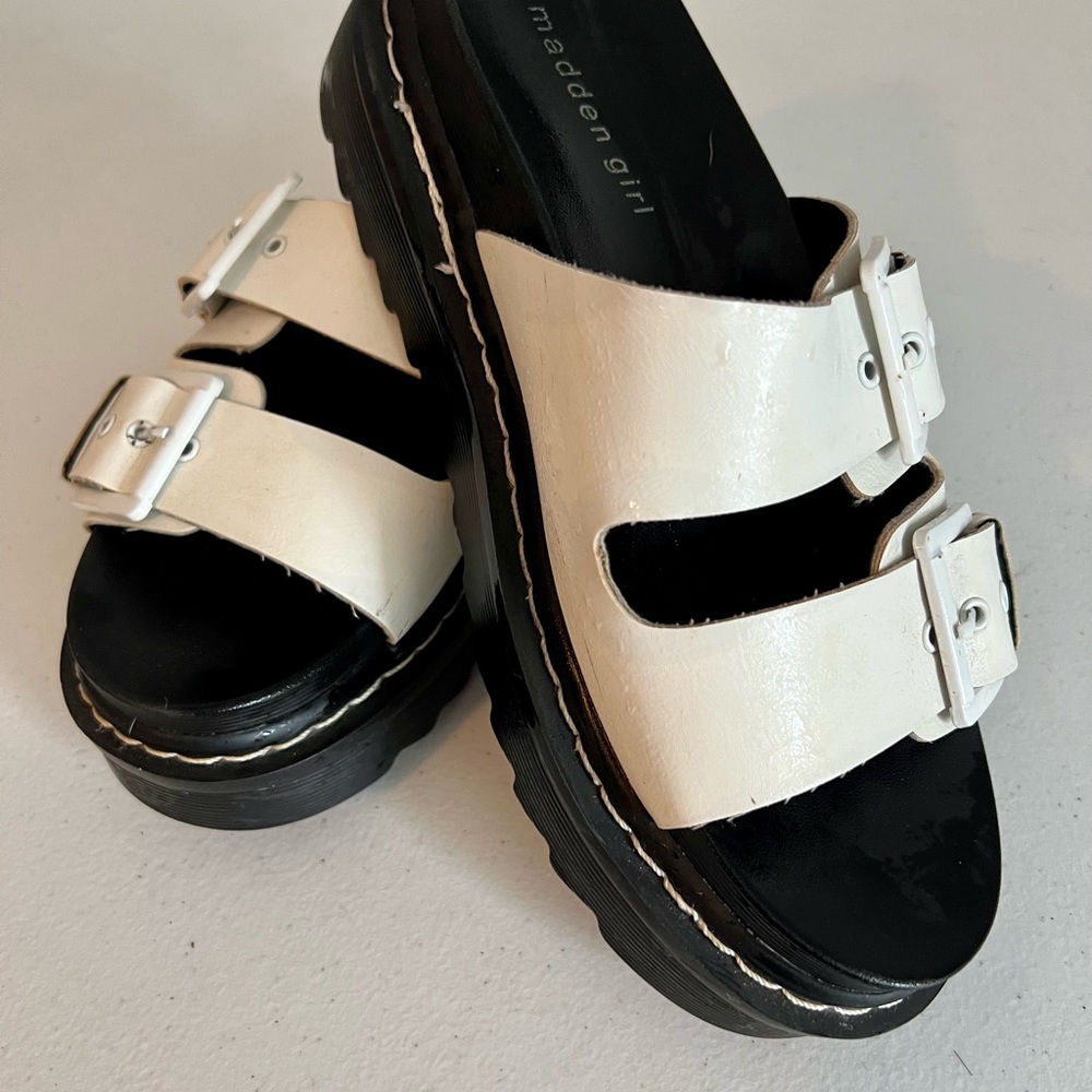 NWOT Madden Girl Dizzy White Platform Sandals, Size 7.5